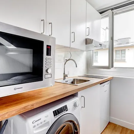 Le Clery Perche Sur Les Toits De Appartamento Parigi